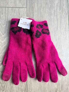 COACH CRANBERRY OCELOT KNITTED gloves for women